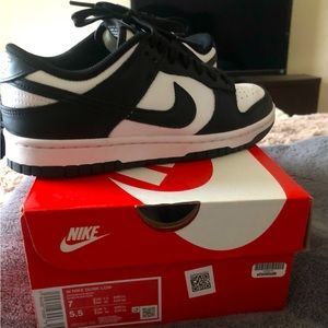 Nike dunk Panda… semi new, wore twice…….selling due to needing a smaller size.
